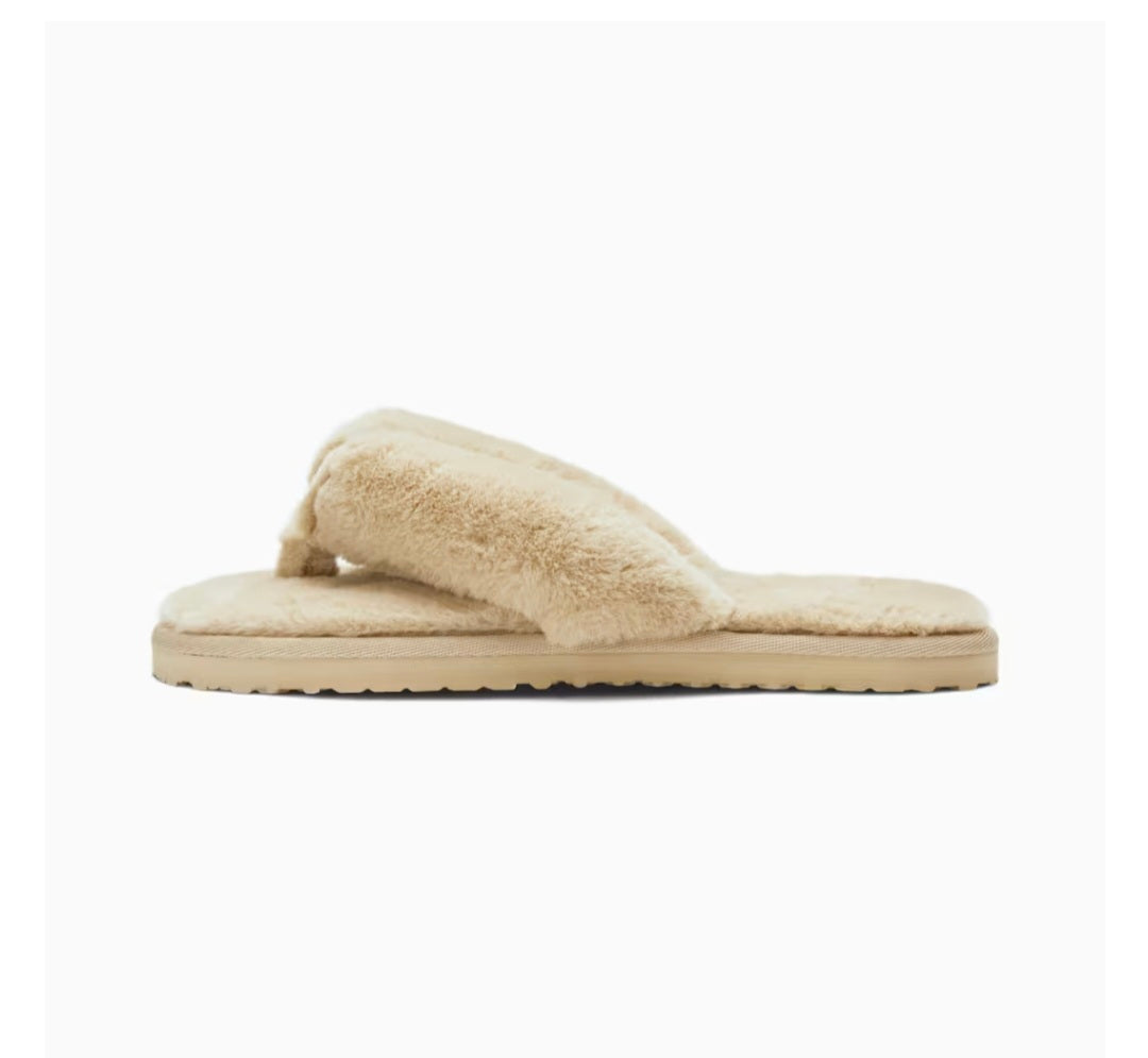 Pantuflas amarillas puma