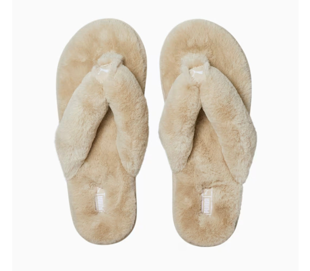 Pantuflas amarillas puma
