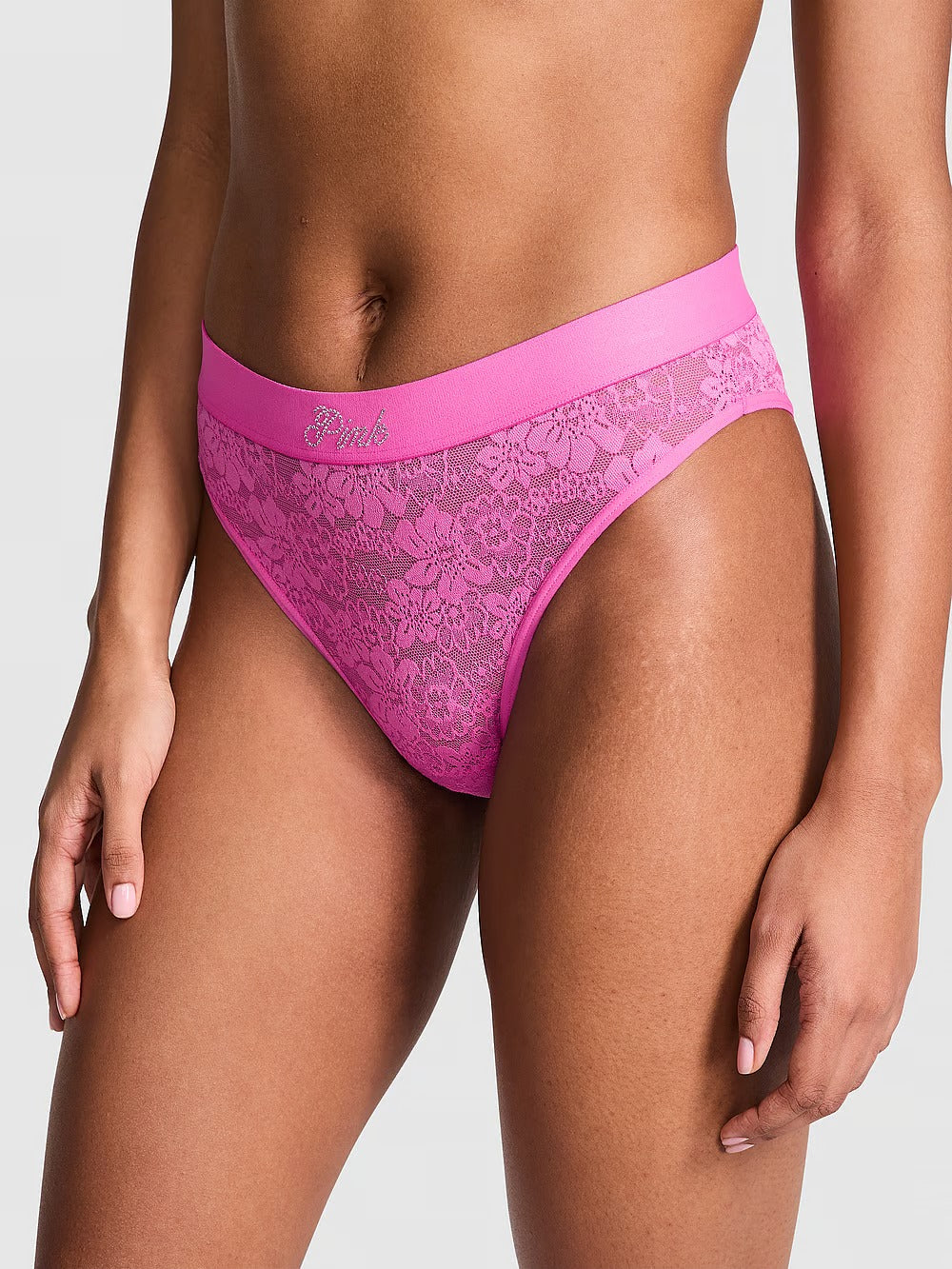 Panti brasilera de encaje con brillo Wink